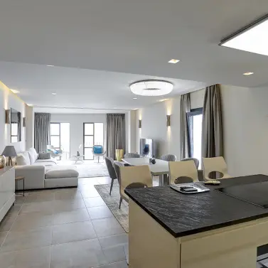 Sale of middle floor apartment in Puerto Banús