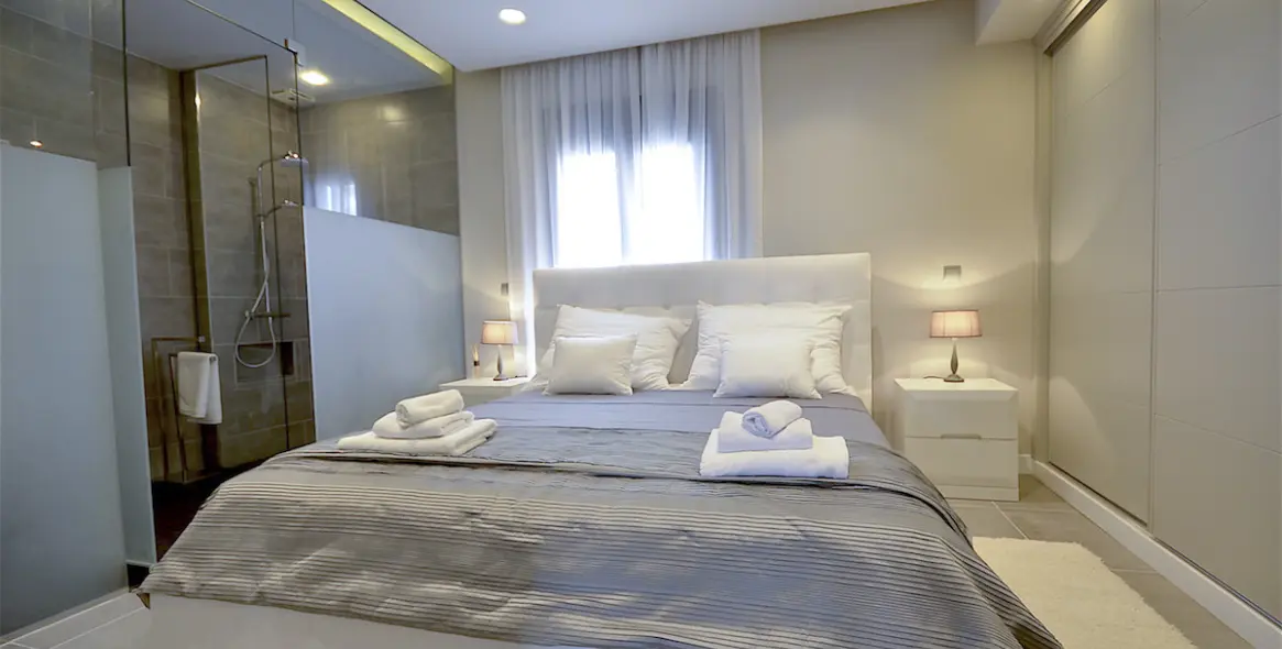 Sale of middle floor apartment in Puerto Banús 15