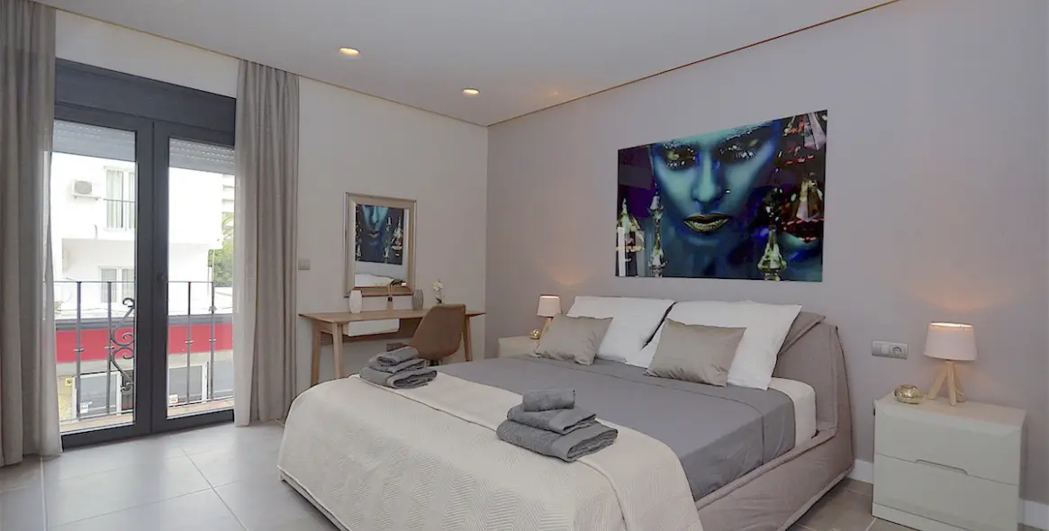 Sale of middle floor apartment in Puerto Banús 18