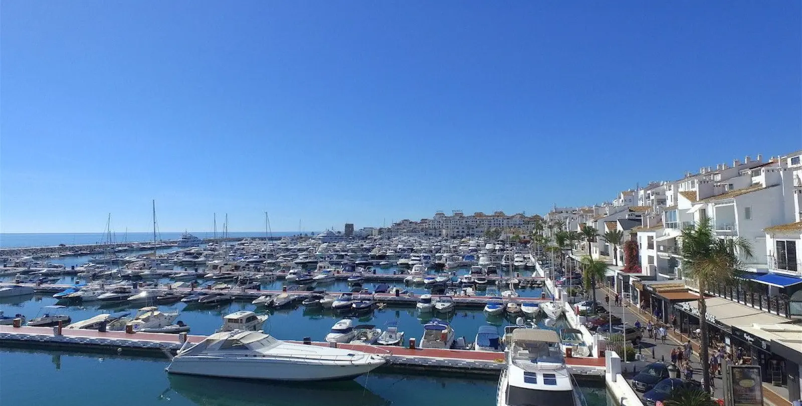 Продажа апартаментов на среднем этаже в Puerto Banús 1