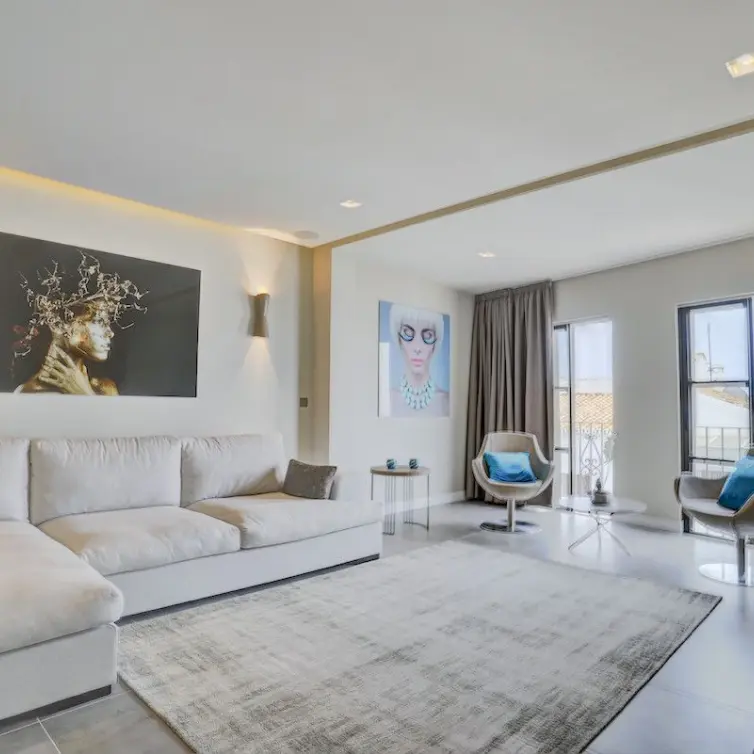 Продажа апартаментов на среднем этаже в Puerto Banús
