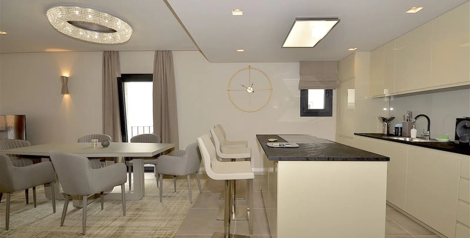 Продажа апартаментов на среднем этаже в Puerto Banús 12