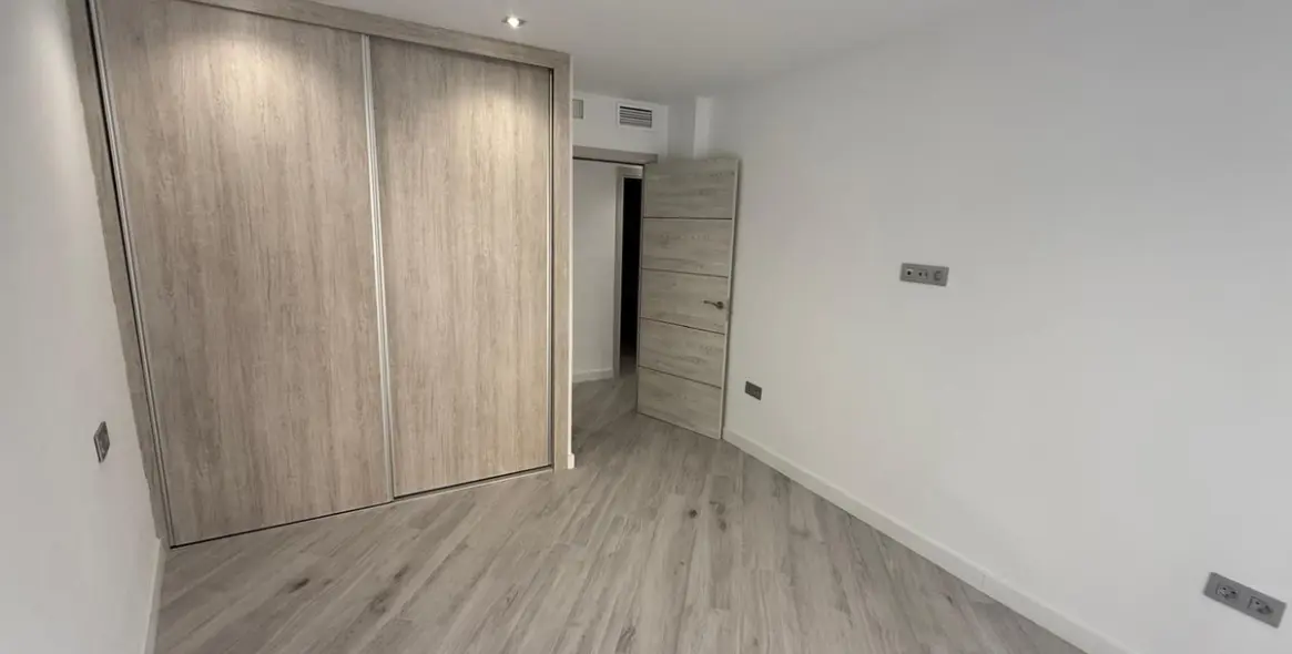 Venta de apartamento en planta media en Malagueta 6