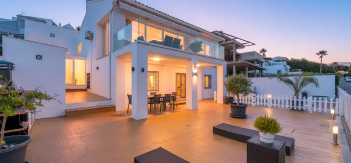 Sale of detached villa in Estepona 0