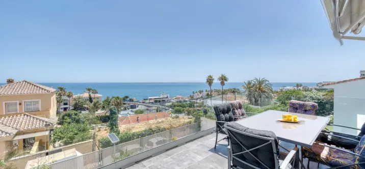 Sale of detached villa in Estepona 3