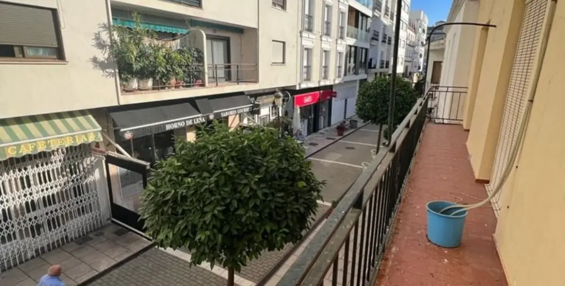 Продажа дома на две семьи в Estepona 1