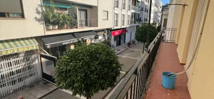 Продажа дома на две семьи в Estepona 0