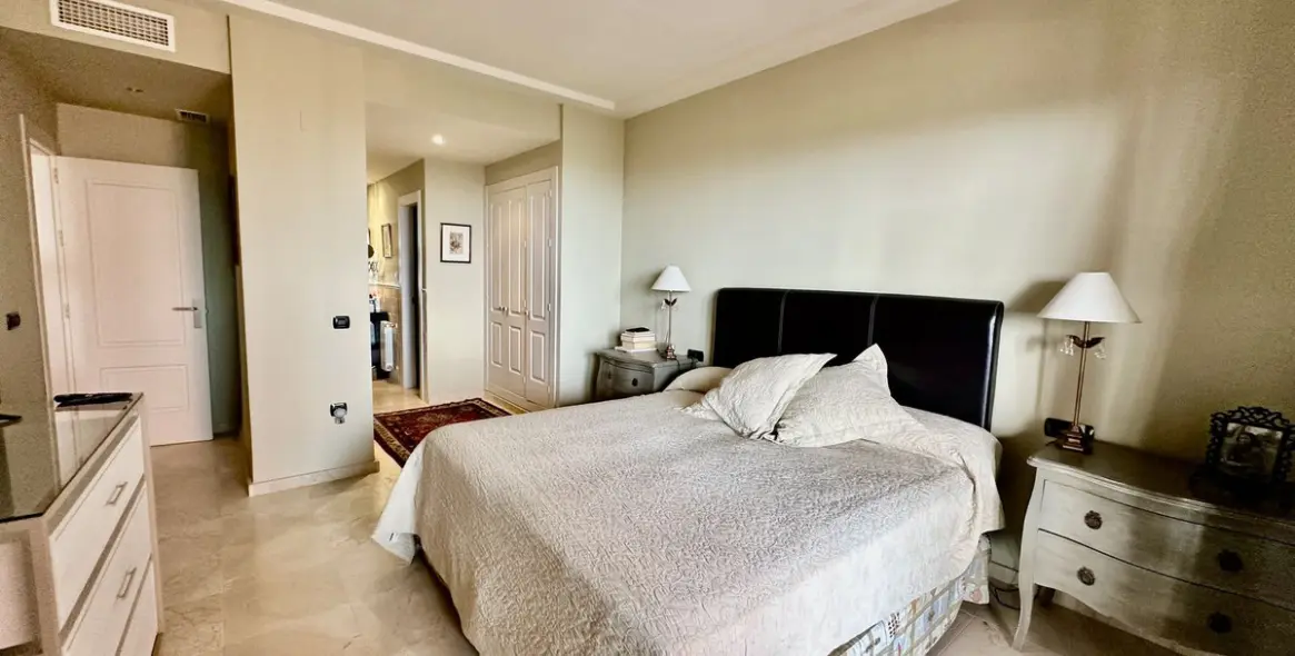 Sale of penthouse in El Rosario 13