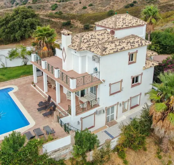 Продажа финки в Estepona