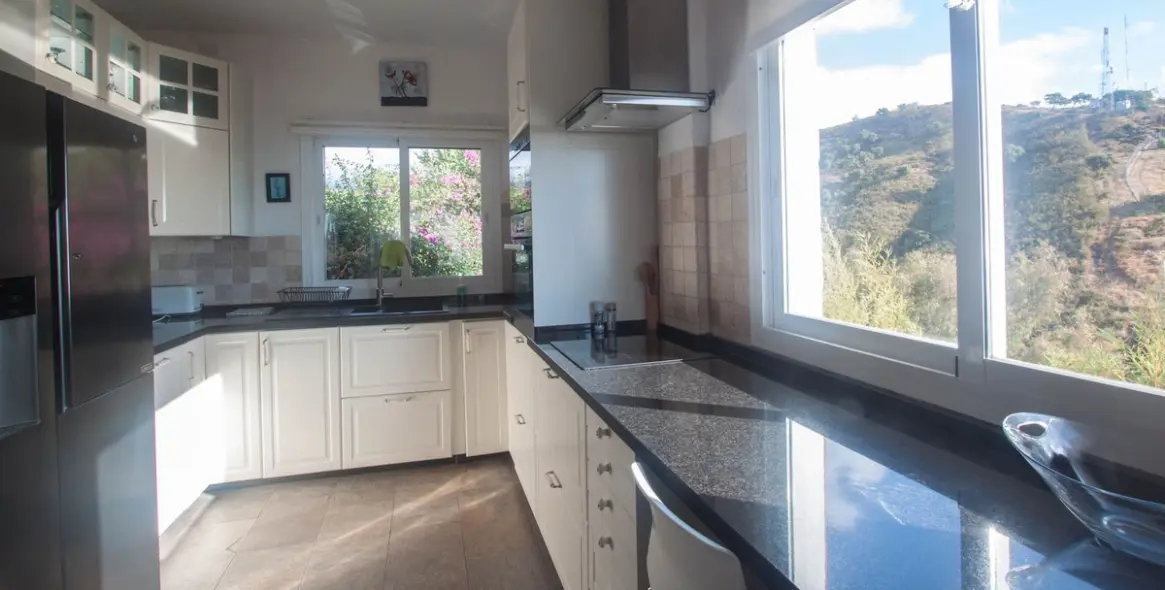 Продажа финки в Estepona 12