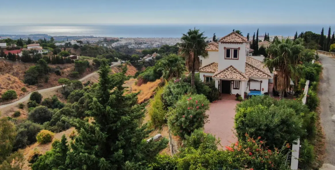 Sale of finca - cortijo in Estepona 1