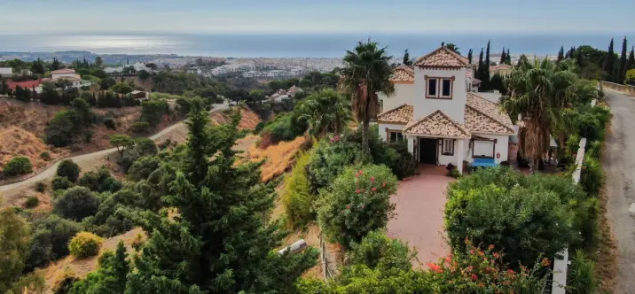 Sale of finca - cortijo in Estepona 0