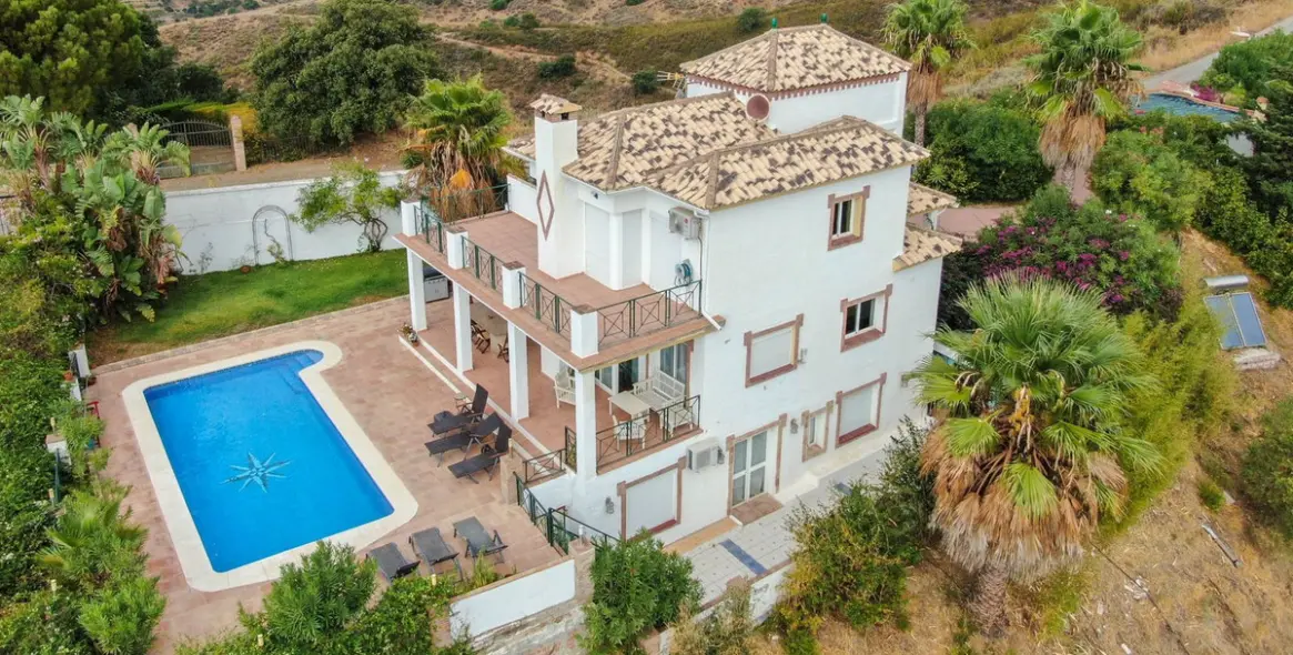 Sale of finca - cortijo in Estepona 3