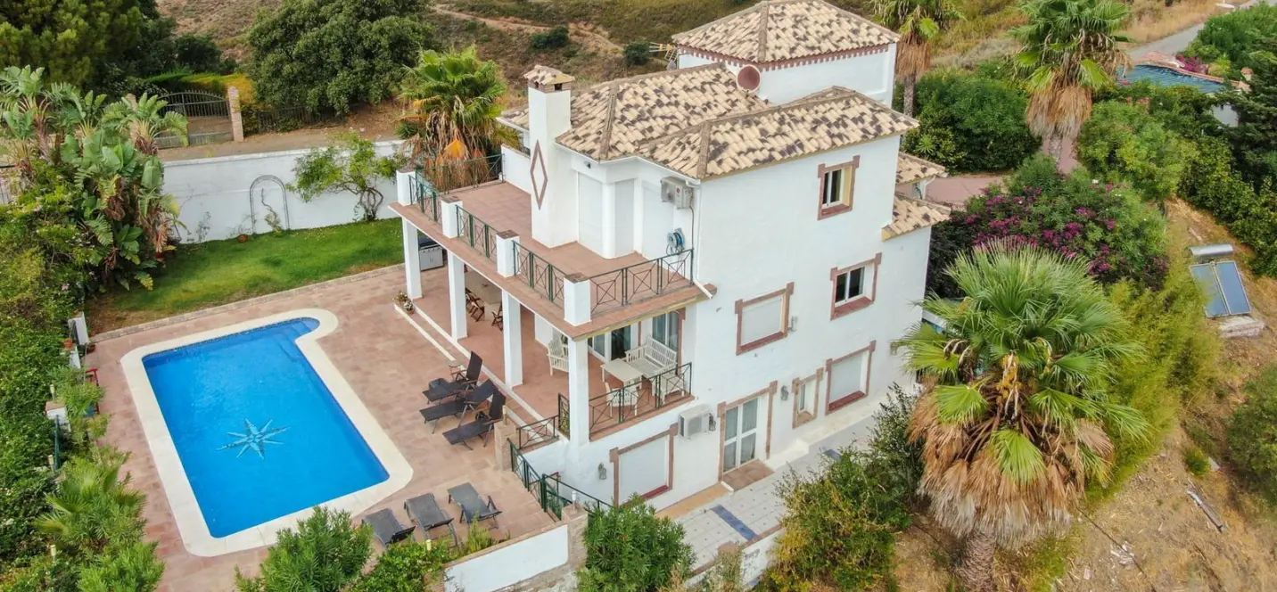 Sale of finca - cortijo in Estepona 2