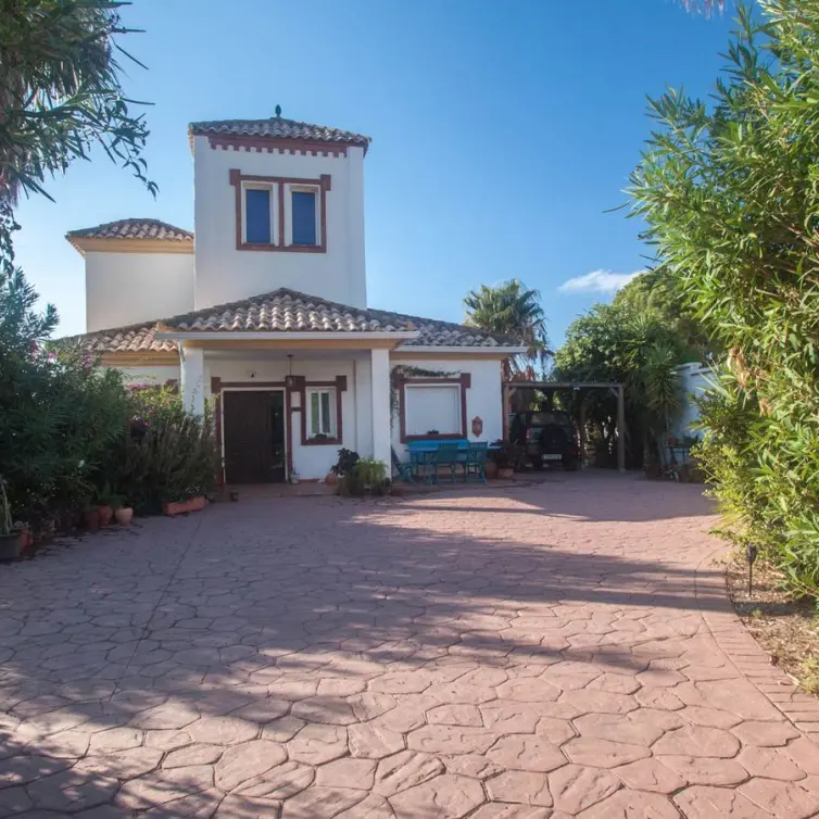 Sale of finca - cortijo in Estepona