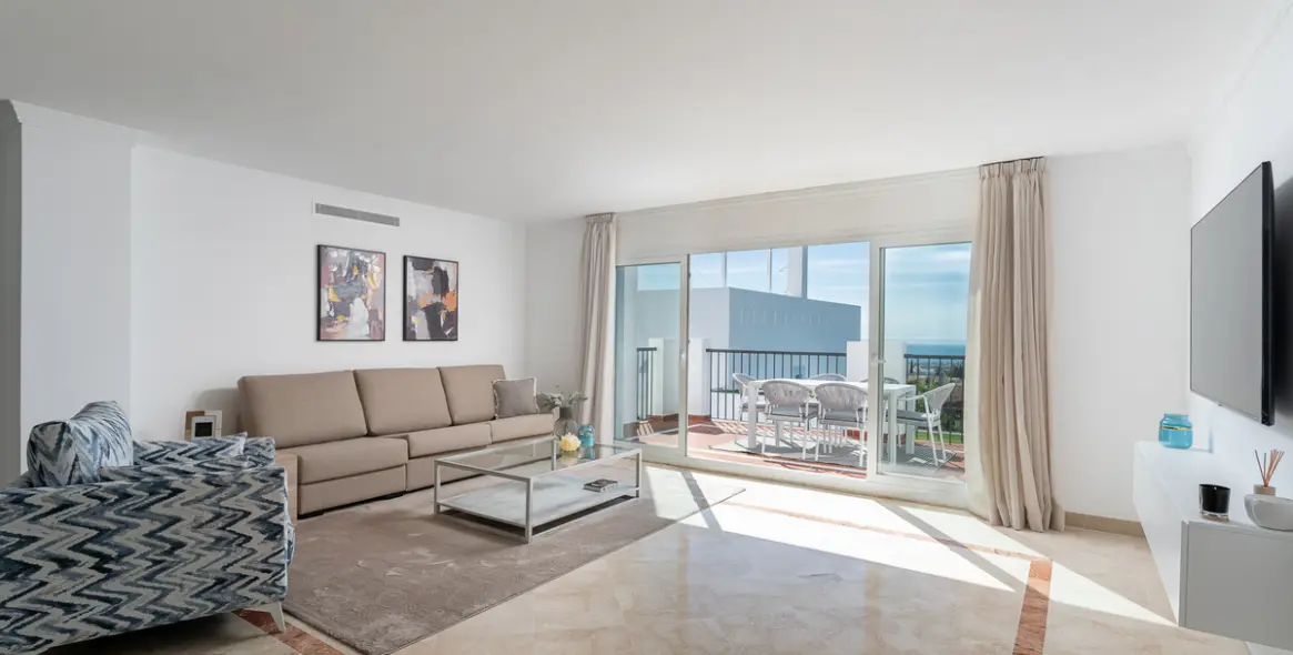 Sale of penthouse duplex in Benahavís (district Benahavís) 4