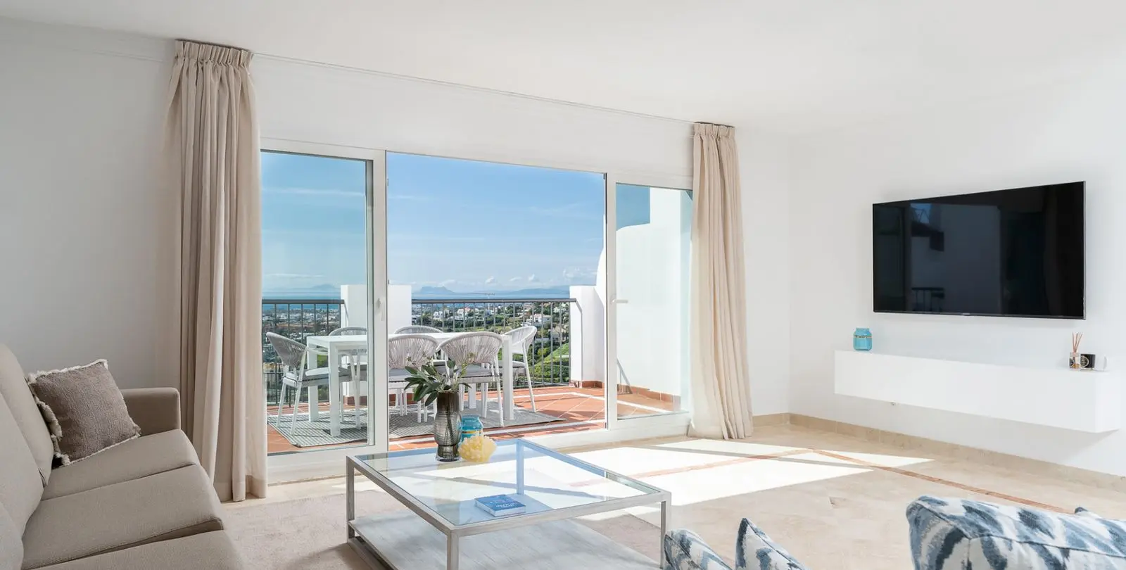 Sale of penthouse duplex in Benahavís 1