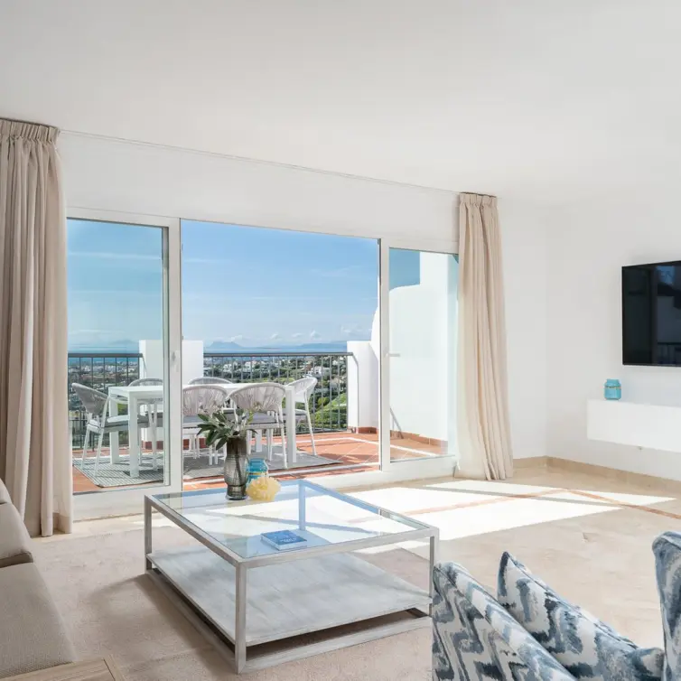 Sale of penthouse duplex in Benahavís