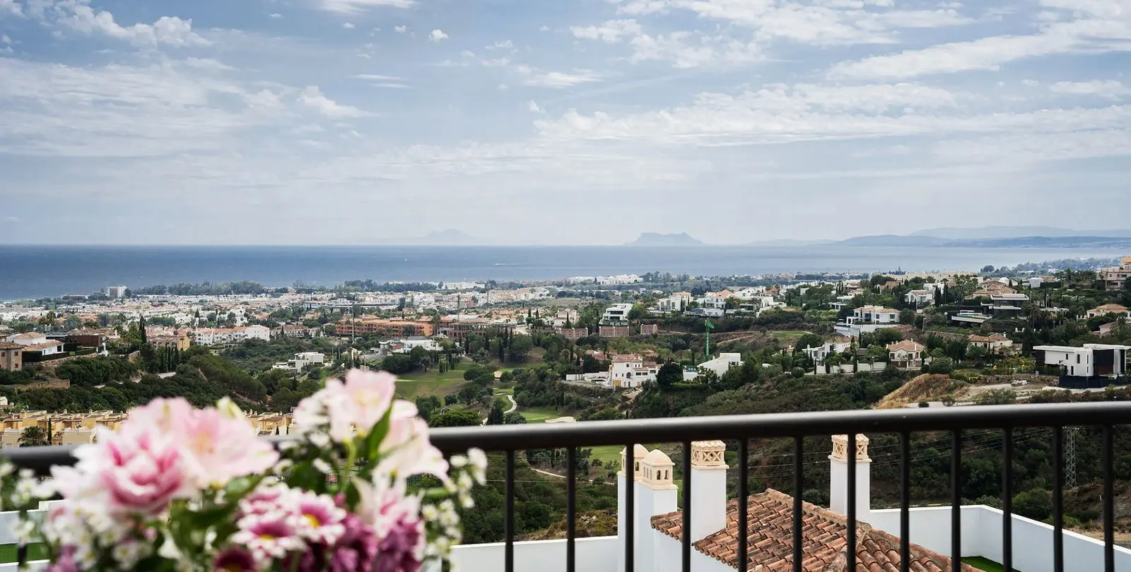 Sale of penthouse duplex in Benahavís 2