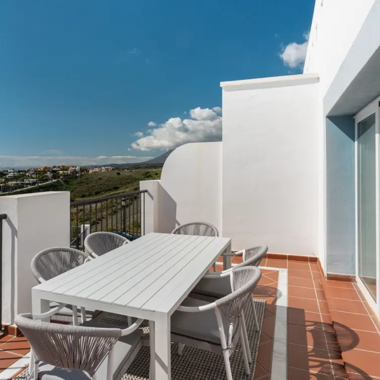 Sale of penthouse duplex in Benahavís