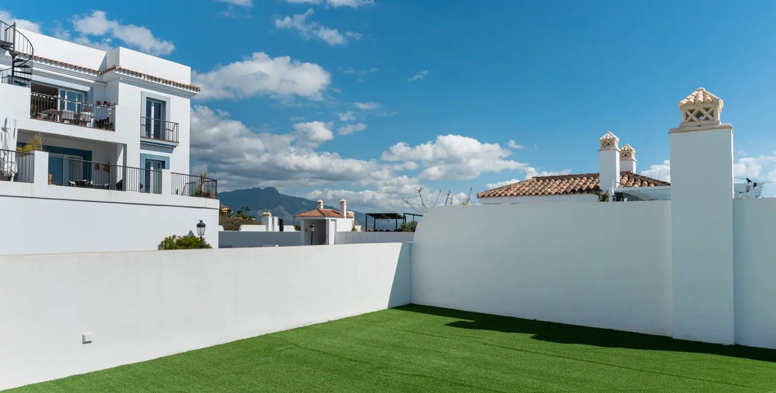 Sale of penthouse duplex in Benahavís 24