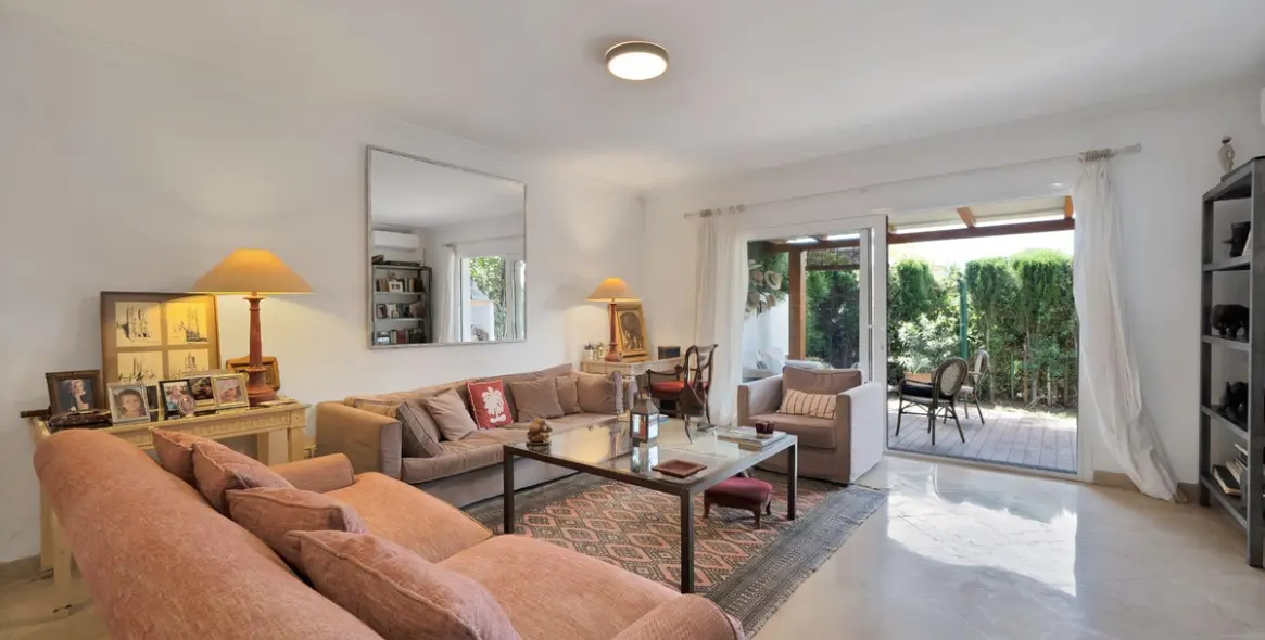 Продажа дома на две семьи в Nagüeles 2