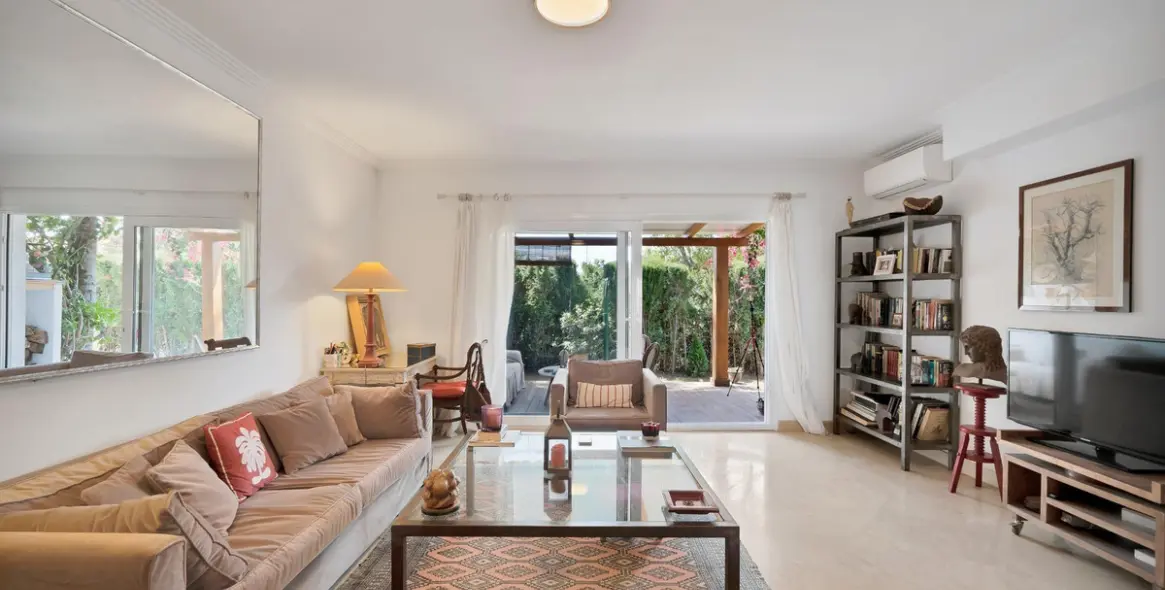 Продажа дома на две семьи в Nagüeles 4