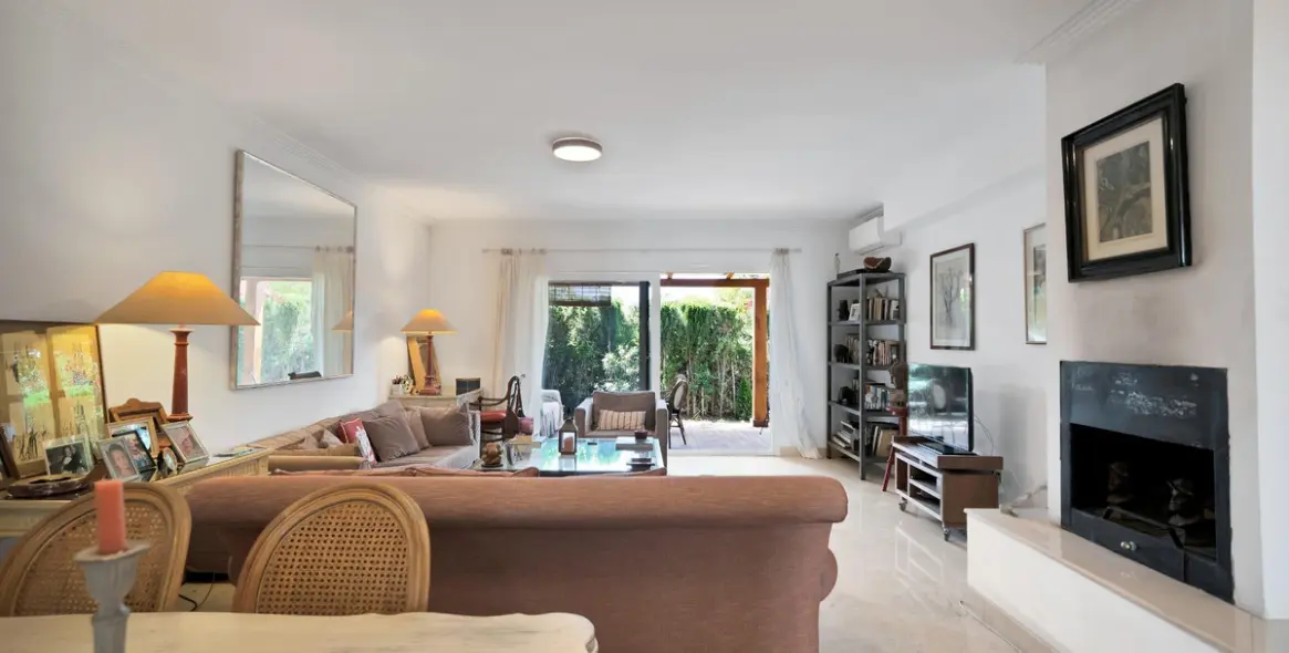 Продажа дома на две семьи в Nagüeles 5