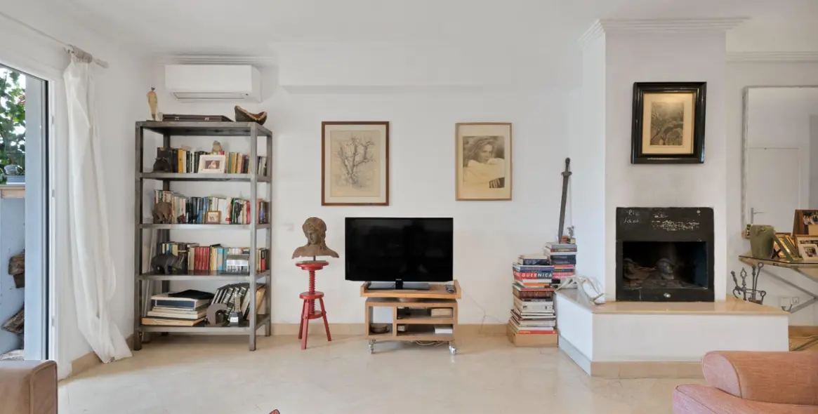 Продажа дома на две семьи в Nagüeles 10