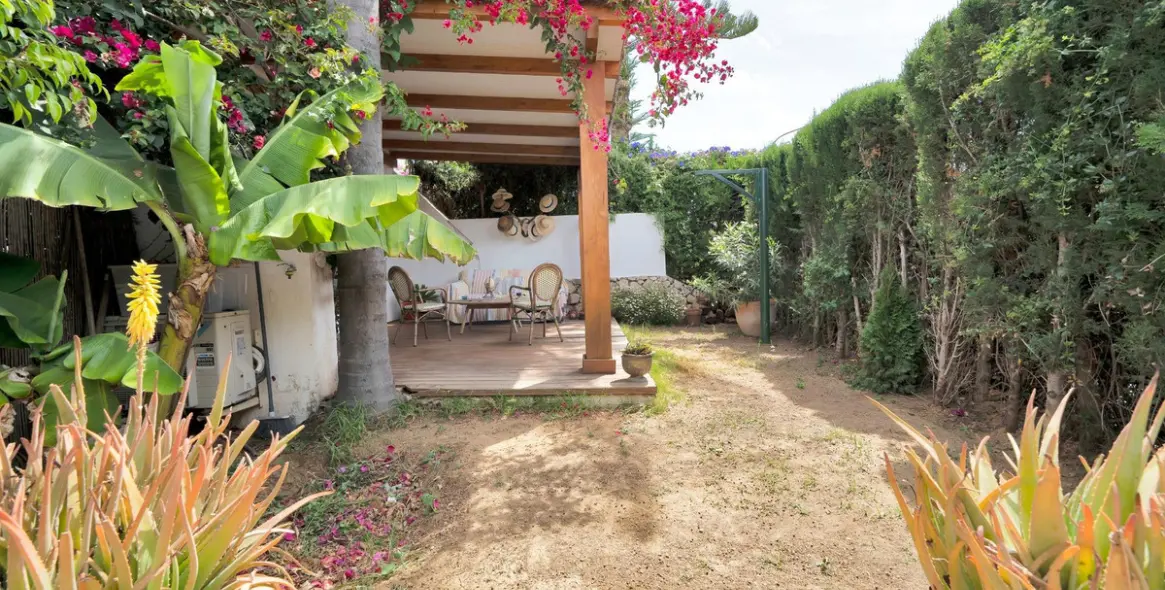 Продажа дома на две семьи в Nagüeles 17