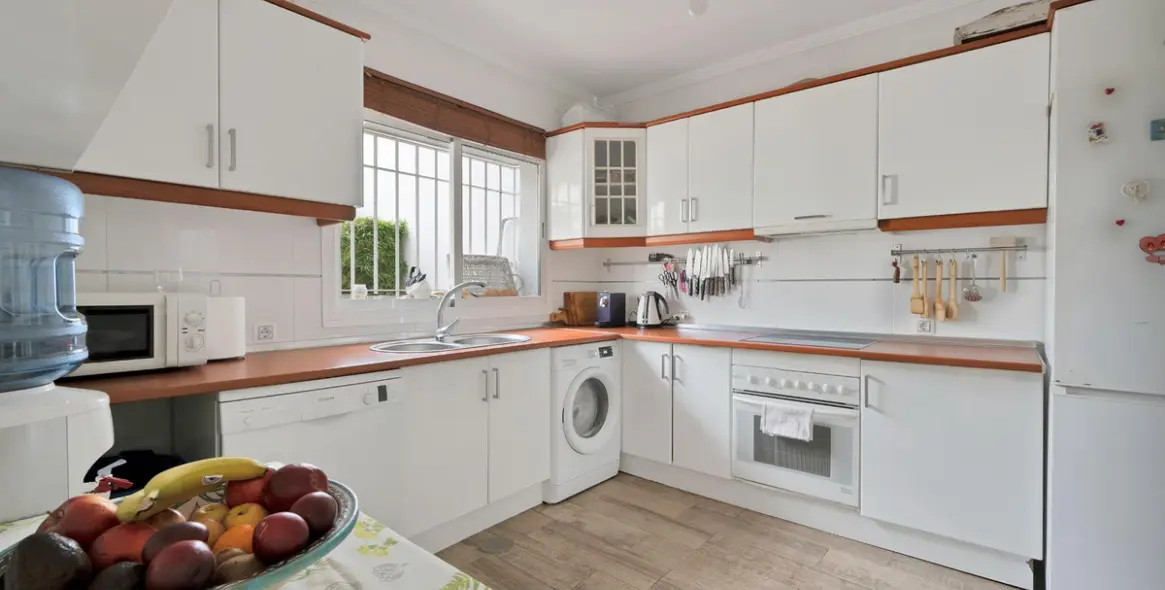 Продажа дома на две семьи в Nagüeles 19