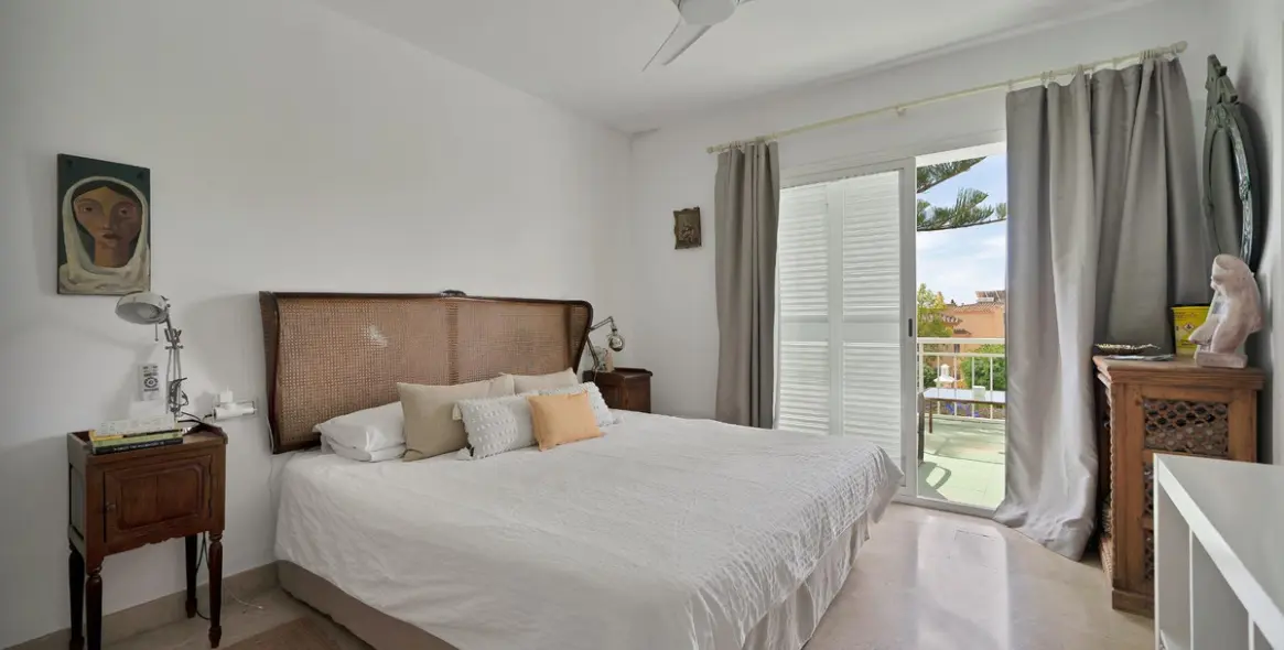 Sale of semi-detached house in Nagüeles 24