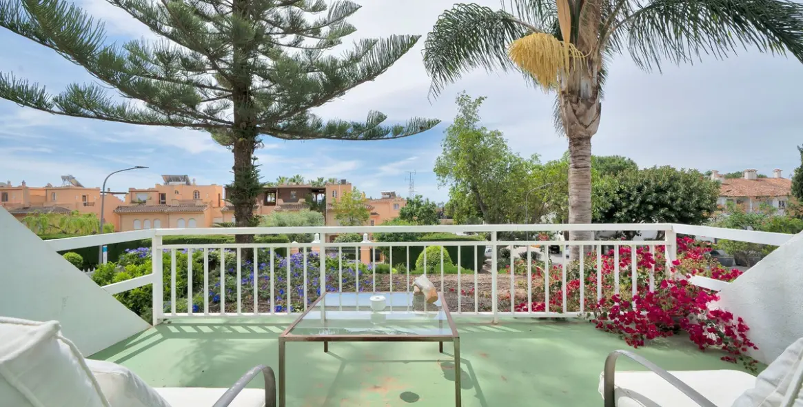 Sale of semi-detached house in Nagüeles 28