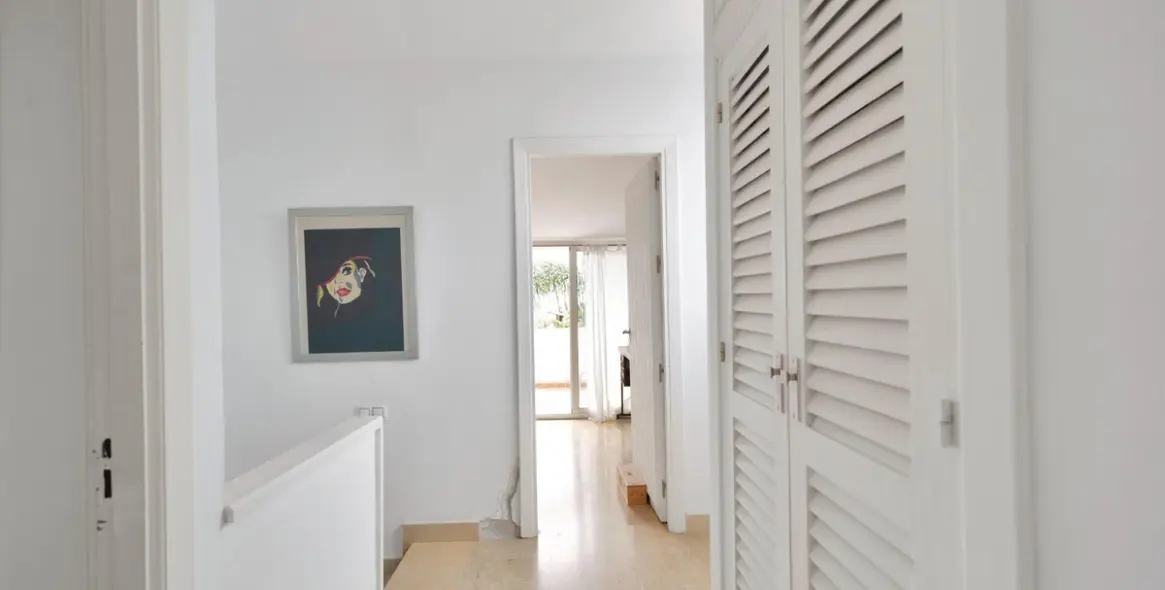 Sale of semi-detached house in Nagüeles 46