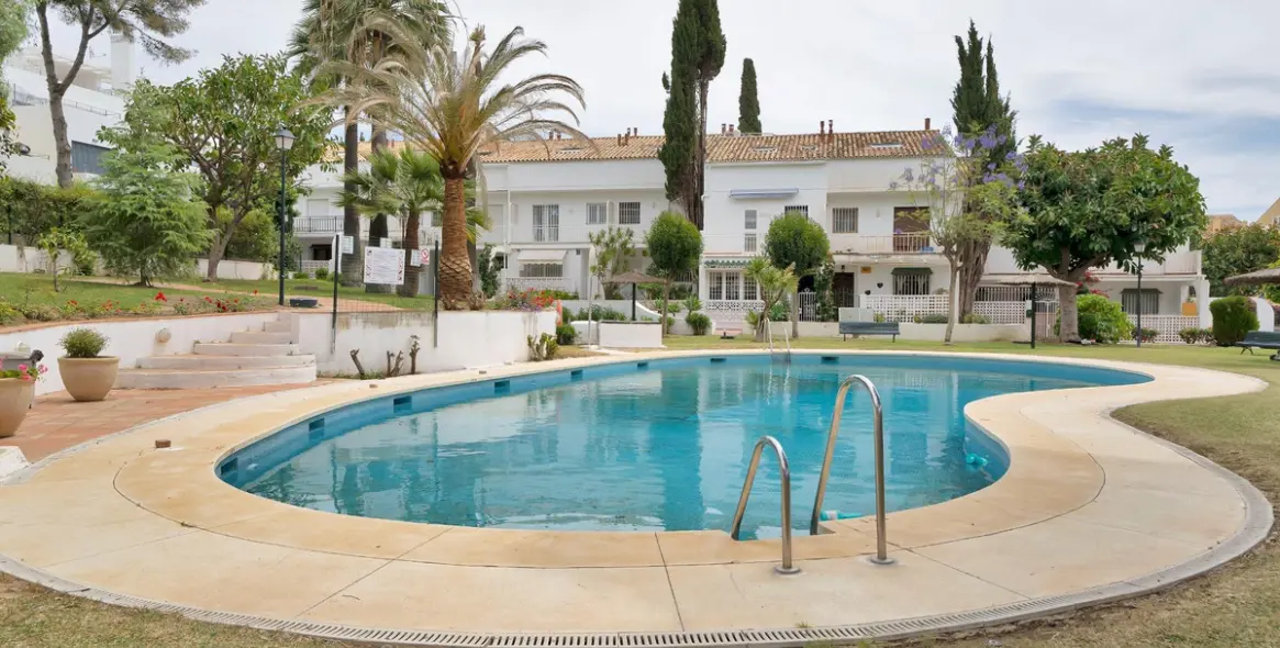 Sale of semi-detached house in Nagüeles 50