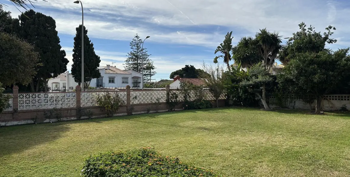 Sale of detached villa in Rincón de la Victoria 1