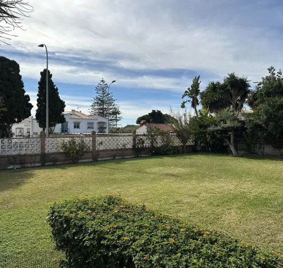 Detached villa R5232553