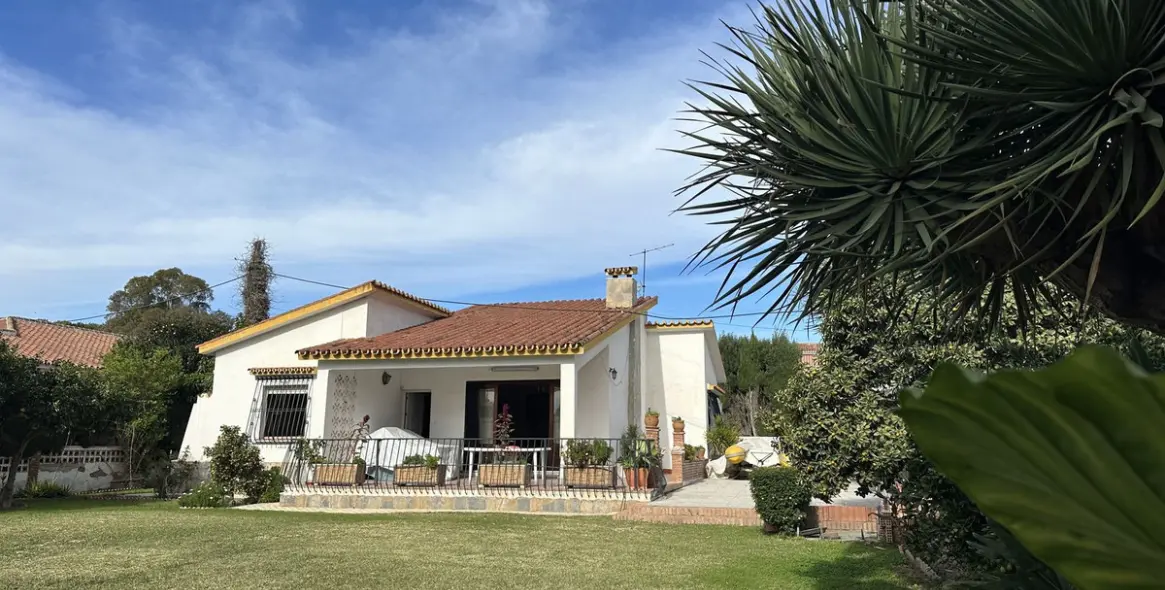 Sale of detached villa in Rincón de la Victoria 2