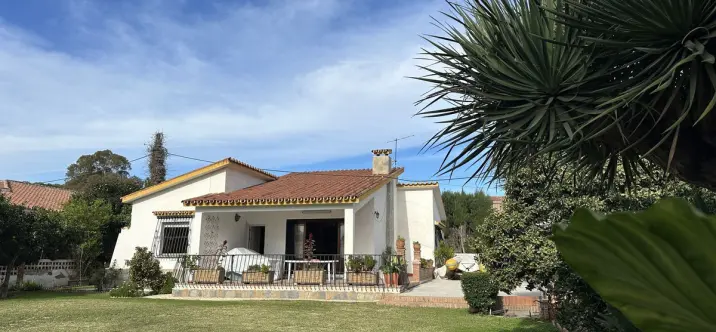 Detached villa R5232553 1