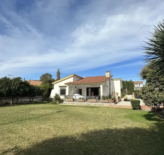 Detached villa R5232553