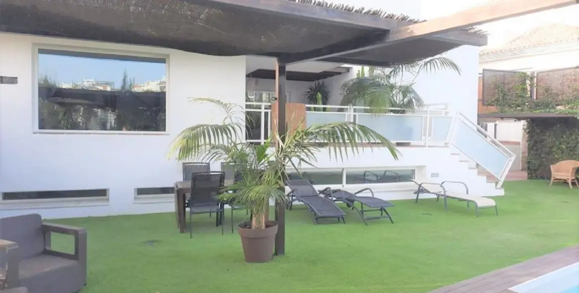 Продажа  отдельно стоящей виллы в Cerros del Aguila 1