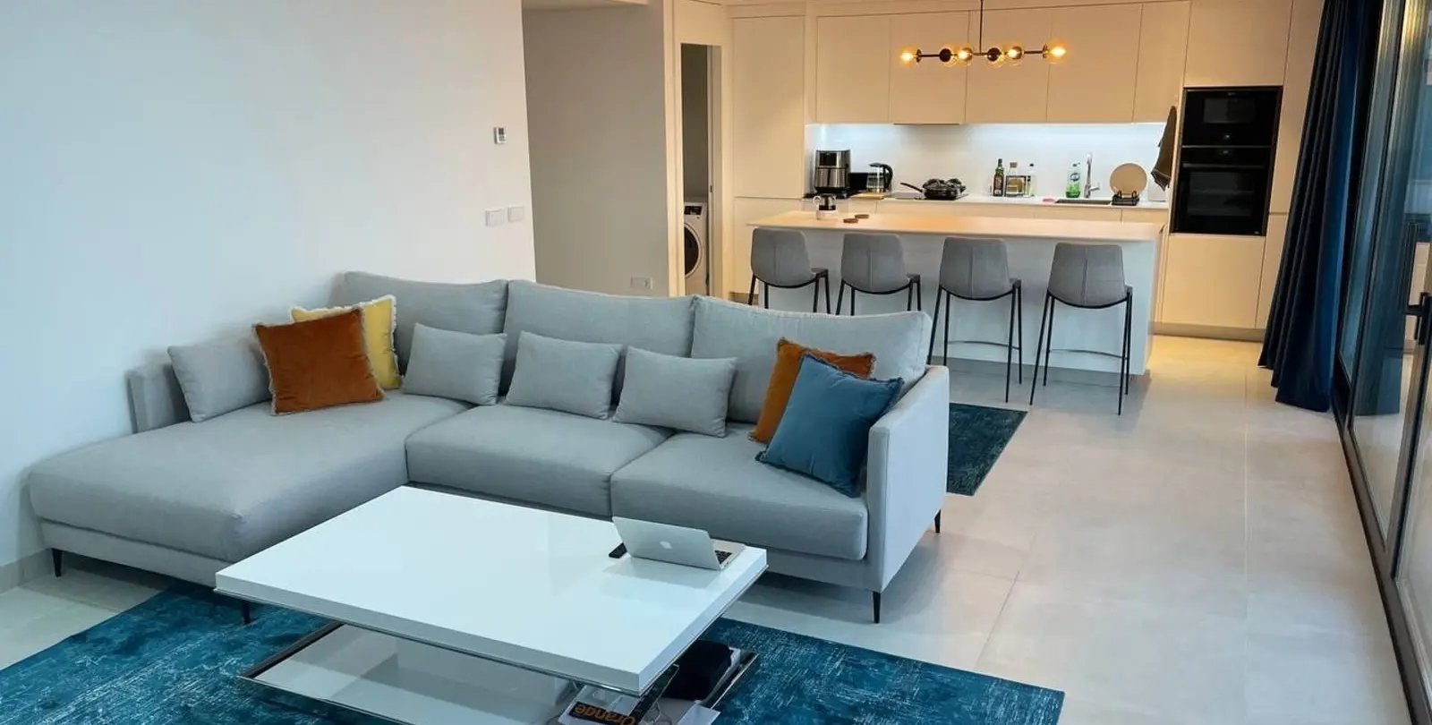 Sale of middle floor apartment in Fuengirola 5