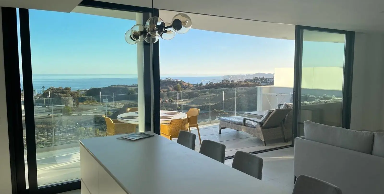 Sale of middle floor apartment in Fuengirola 7