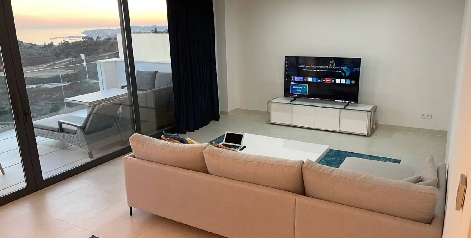 Sale of middle floor apartment in Fuengirola 9