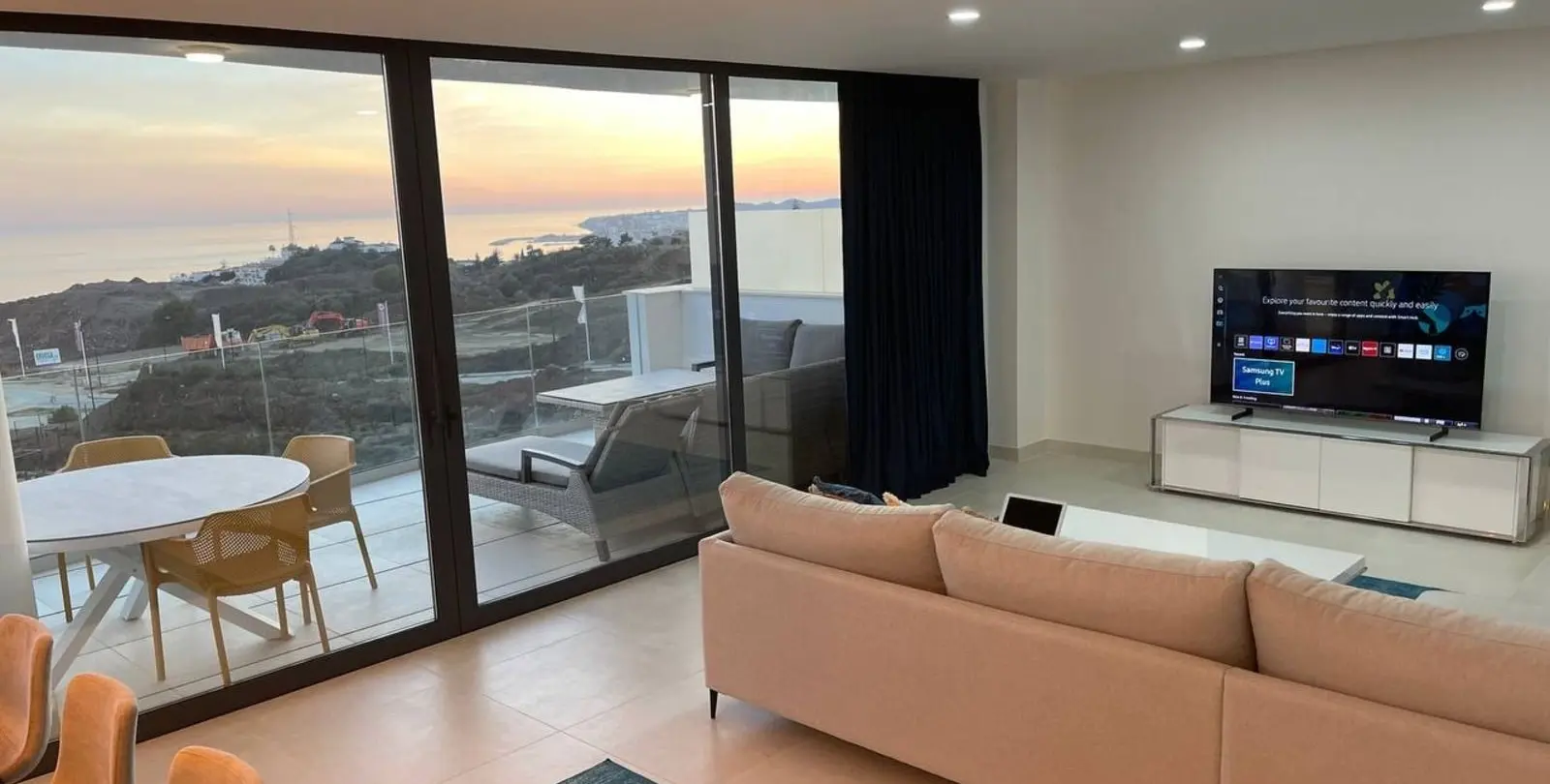 Sale of middle floor apartment in Fuengirola 10