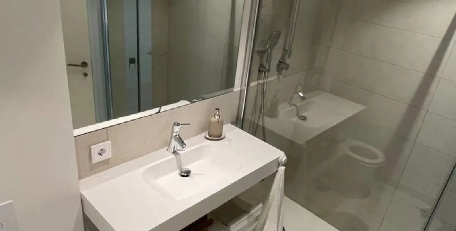 Sale of middle floor apartment in Fuengirola 15