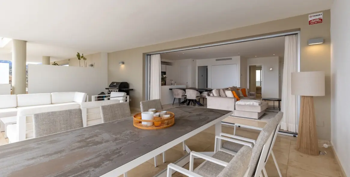 Продажа апартаментов на среднем этаже в Nueva Andalucía 2