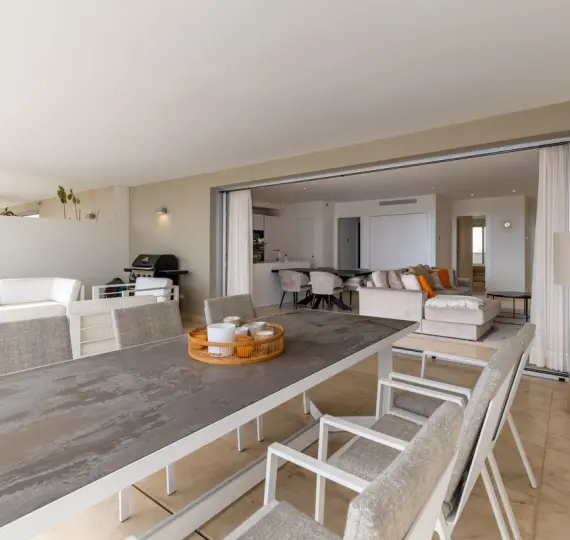 Продажа апартаментов на среднем этаже в Nueva Andalucía