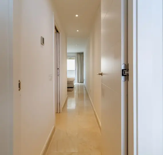 Продажа апартаментов на среднем этаже в Nueva Andalucía