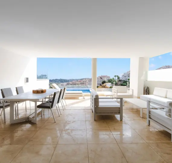 Продажа апартаментов на среднем этаже в Nueva Andalucía